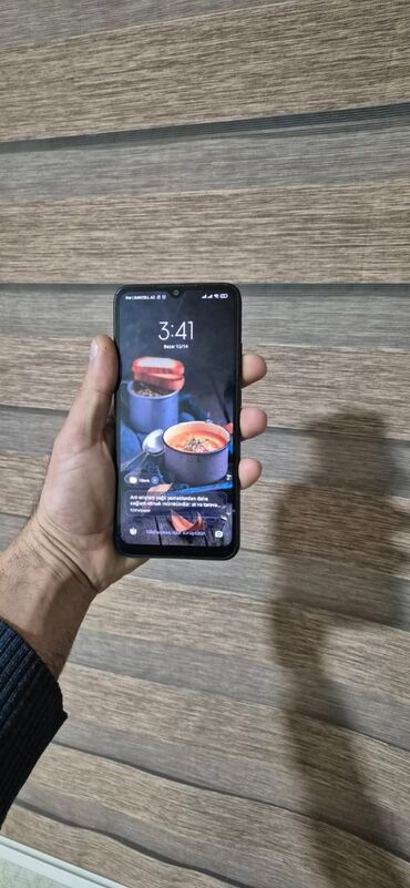 Redmi: Super vezyetde di 2 ci tel kimi istifadə olunub eziyi ciziqi donmaqi — 6