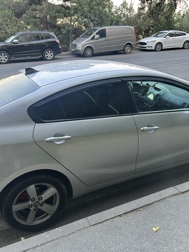 Kia Forte: 1.8 l | 2015 il Sedan