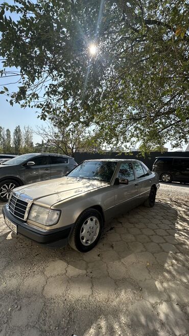 Mercedes-Benz 190: 1990 г., 2.3 л, Механика, Бензин, Седан