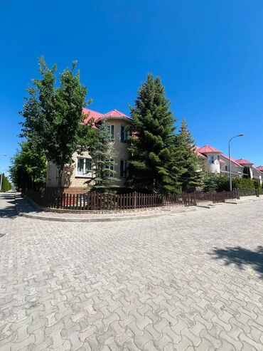 загородные дома аренда: 150 м², 5 комнат, Парковка