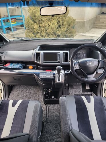 Honda: Honda Stepwgn: 2010 г., 2 л, Автомат, Бензин, Минивэн — 2