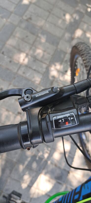 velosiped zapcast: Velosiped sürət dəyişdiricisi Shimano əyləc qolu və Microshift sürət