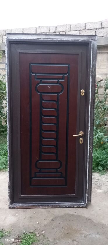 qapı açarı: Dəmir qapı
