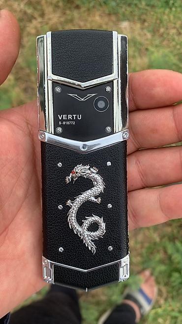 Vertu rəng - Qara, Düyməli