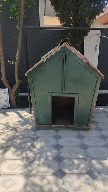 ev itiləri: Metaldan it evi – iri və orta ölçülü itlər üçün - Material: dayanıqlı — 1