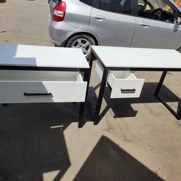 Письменные столы: Письменный стол — 4