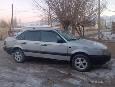 Volkswagen: Volkswagen Passat: 1988 г., 1.8 л, Механика, Бензин, Седан