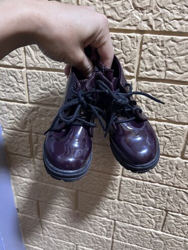 детские ботинки: Ботинки Зара оригинал размер 22 цена 400 сом