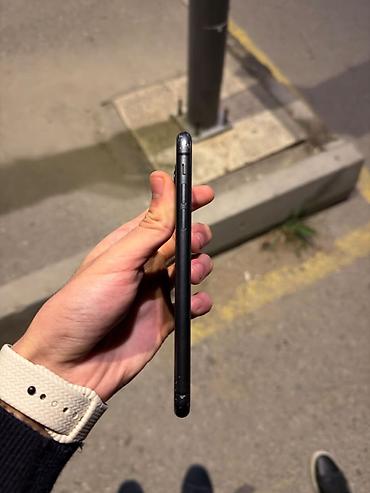 ayfon 11 sekilleri: IPhone 11, Qara — 3