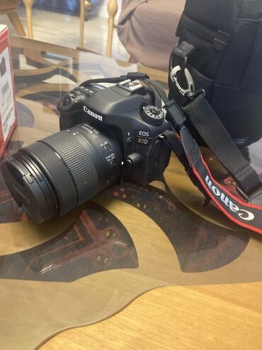 Canon EOS 80D rəqəmsal güzgülü kamera. Ideal veziyyet! Kameranın üst