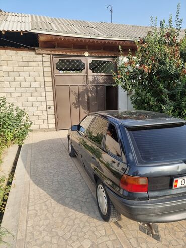 кичине машина: Opel Astra: 1993 г., 1.6 л, Механика, Бензин, Купе