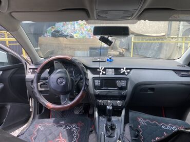 шкода октавио: Skoda Octavia: 2015 г., 1.6 л, Автомат, Бензин, Седан