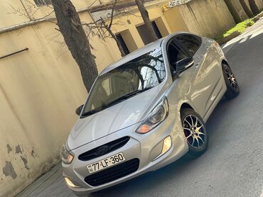 audi a3 18 mt: Hyundai Accent: 1.4 l | 2013 il Sedan