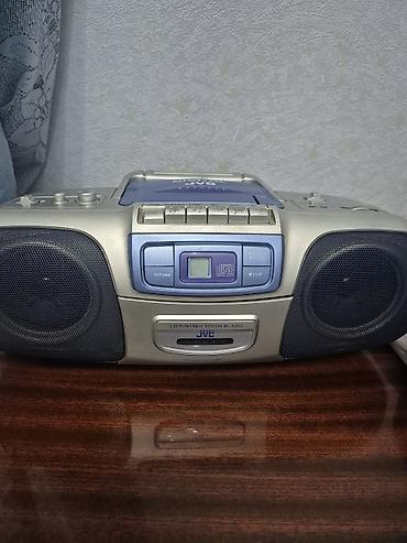 cd calar: JVC RC-X503 portativ audio sistem. Kompakt korpusda hazırlanmış bu — 1