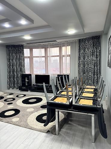 kant flat: Просторная современная гостиная с кухней открытого типа. - Большая — 6