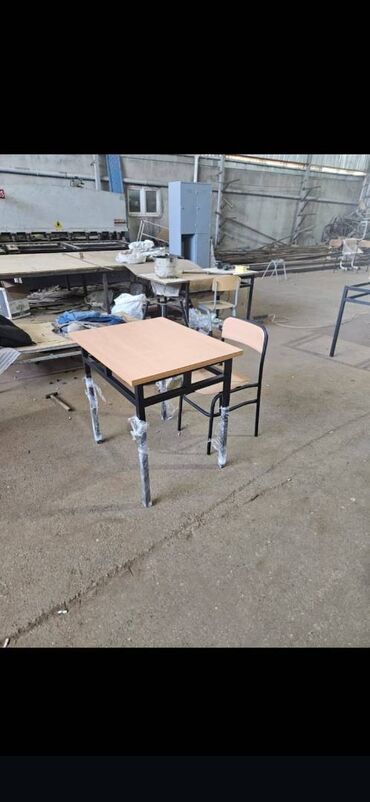 Uşaq masaları: Oğlan və qız üçün, Yeni, Siyirməsiz, Parta, Stullar ilə — 2