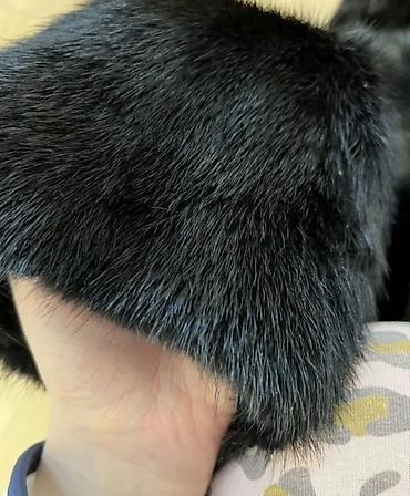 bunda od leoparda: Bunda od prirodnog krzna nerca crne boje. Kvalitetna je! Krzno je od — 9