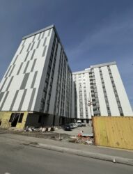 токмок квартира на долгий срок: 2 бөлмө, 73 кв. м, Элитка, 5 кабат, ПСО (өзү оңдоп түзөтүп бүтүү үчүн)