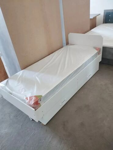 Односпальные кровати: Односпальная кровать, Новый, С матрасом, длина - 190 см — 13