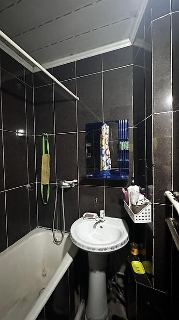 Продажа квартир: 3 комнаты, 63 м², Аламединский рынок / базар 104 серия, 5 этаж — 5