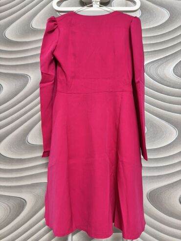 Повседневные платья: Платья женские, бренд IvaNika (ярлык на изделиях). Варианты: 1) — 2