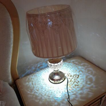 magicna lampa: Stol lampaları
