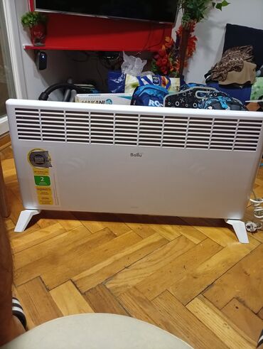 Kaloriferi: Električni konvektor Ballu. oko 84 48 sa zidnim nosačem. 1000 w i — 2