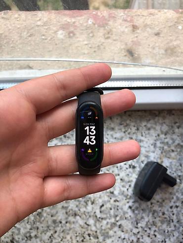 xiaomi mi band 1: Xiaomi Mi Band 5/6 tipli fitness qolbağı - Rəng: qara, silikon qayış — 3