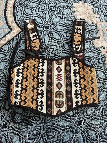 боди рубашку: Корсет, Made in KG, Облегающая модель, Б/у, Стандарт — 1