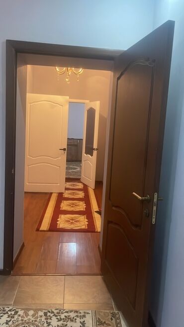 прадаю квартиру в районе пишпек: 2 бөлмө, 70 кв. м, Сталинка, 1 кабат, Эски ремонт