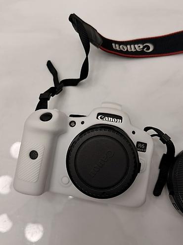 объектив фото: Canon EOS R6 Mark II (белый силиконовый чехол) - Полнокадровая — 1
