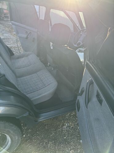 Volkswagen: Volkswagen Golf: 1989 г., 1.8 л, Механика, Бензин, Хэтчбэк — 10