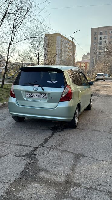 Honda: Honda Fit: 2001 г., 1.3 л, Вариатор, Бензин