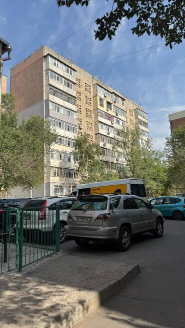 арча бешик шералиева квартира: 3 комнаты, 62 м², 106 серия, 6 этаж, Старый ремонт