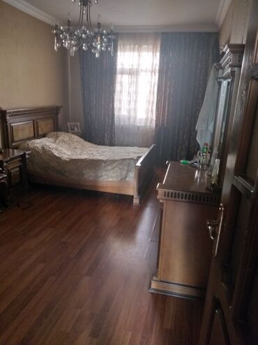 Yataq otağı dəstləri: 2 təknəfərlik çarpayı, Dolab, 2 tumba, Komod, Türkiyə, İşlənmiş — 2