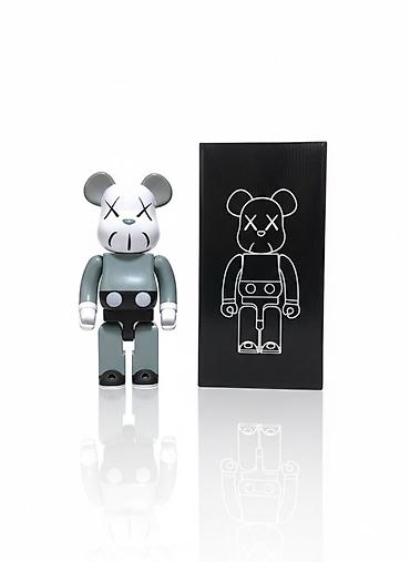 space stars: Фигурка-арт Bearbrick в стиле KAWS, с фирменным «скрещённые глаза» и — 1