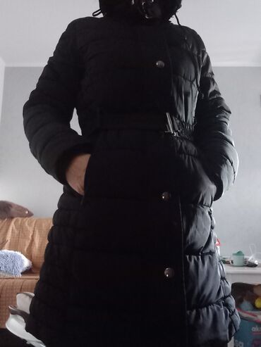 zimske ženske jakne: M (EU 38), Jednobojni, Sa postavom, Veštačko krzno