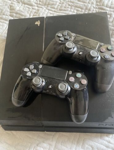 sony playstation 4 в аренду: Аренда пс4 с многими играми. два джойстика. доставка по городу