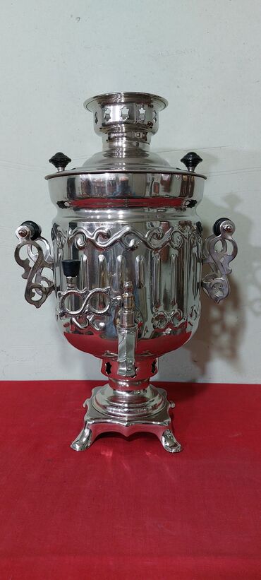 ZX: Klassik samovar dəsti - Material: cilalanmış metal korpus (gümüşü və