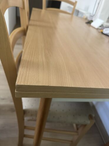 Stolovi: Trpezarijski sto sa 4 stolice Sto dimenzija 110x70cm Moze da se
