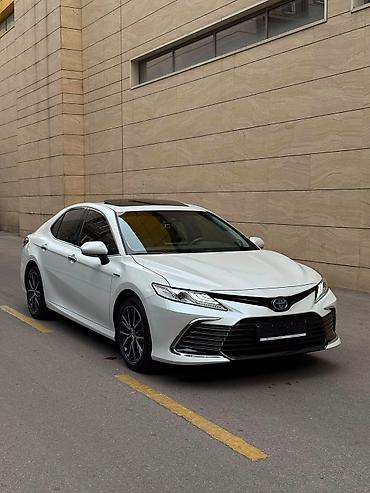 Toyota: Toyota Camry: 2023 г., 2.5 л, Автомат, Гибрид, Седан — 2