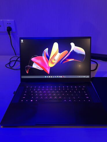 Digər noutbuklar və netbuklar: Intel Core i7, 16 GB, 15.6 "