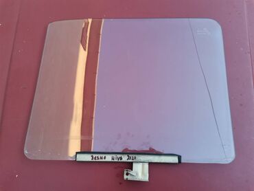 Auto delovi: Staklo desnih vrata Lada 2121 Niva. Polovno, ocuvano. Originaalno — 1