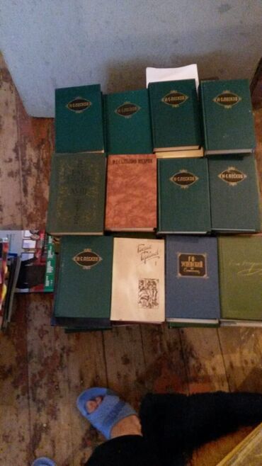 Bədii ədəbiyyat: Kitablar topdan alana1manatdan — 15