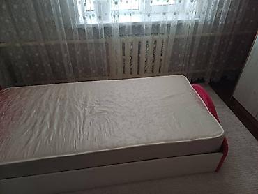 bunk bed: Односпальная кровать с мягким изголовьем и матрасом. - Размер — 3