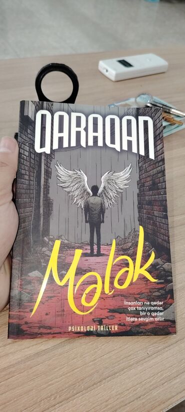 Kitablar, jurnallar, CD, DVD: Qaraqan melek