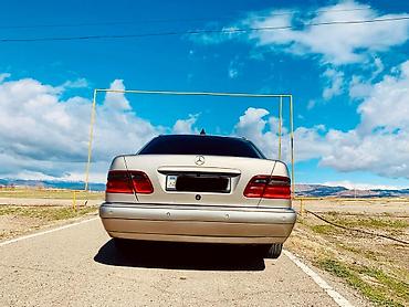 mercedes rol: Mercedes-Benz E 240: 2.4 l | 1997 il Sedan — 3