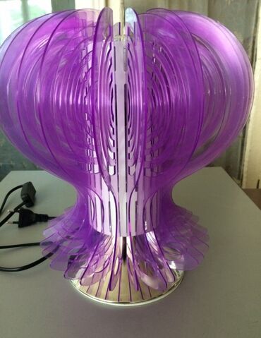 Tekstil: Bənövşəyi dizayn stolüstü lampa - Müasir, dekorativ stolüstü lampa –