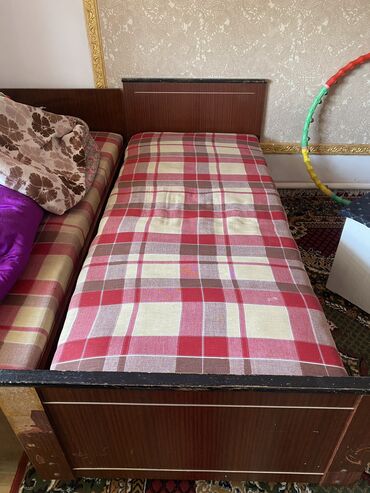 двухъярусные кроват: Односпальная Кровать, Б/у