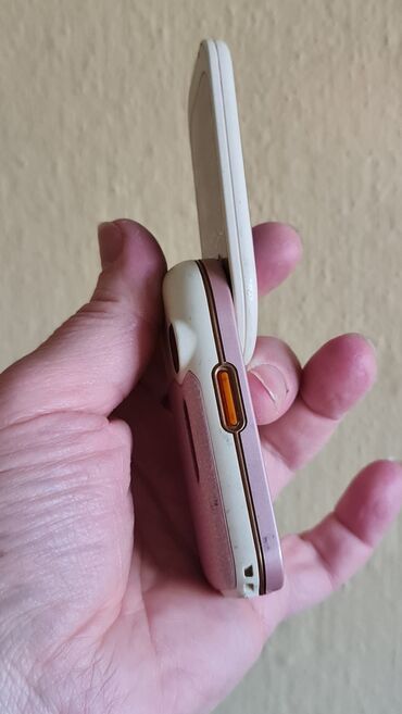 Nokia: Nokia 7373, bоја - Roze, Na preklapanje — 17